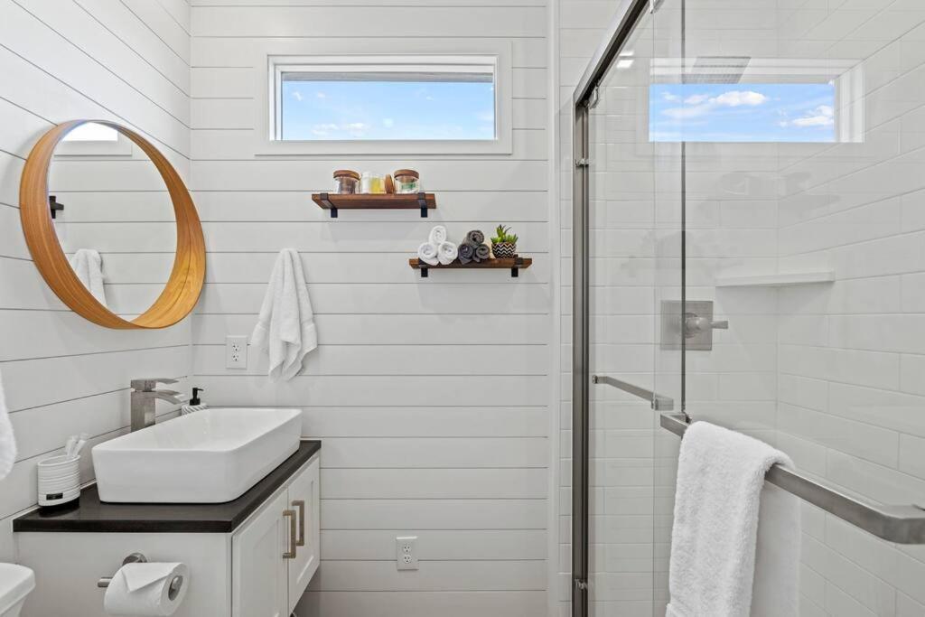 New! The Texas Longhorn-Luxury Container Home Fredericksburg Exteriér fotografie
