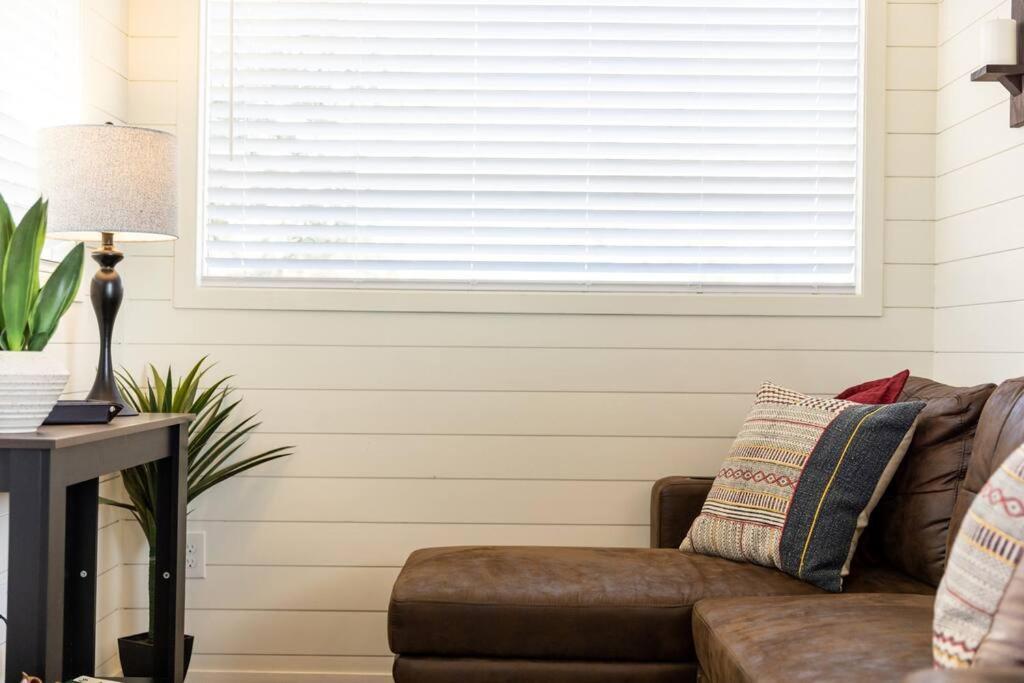 New! The Texas Longhorn-Luxury Container Home Fredericksburg Exteriér fotografie