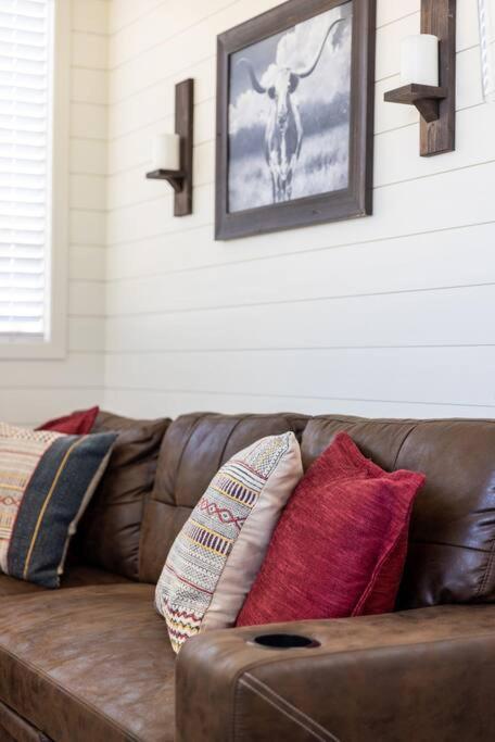 New! The Texas Longhorn-Luxury Container Home Fredericksburg Exteriér fotografie